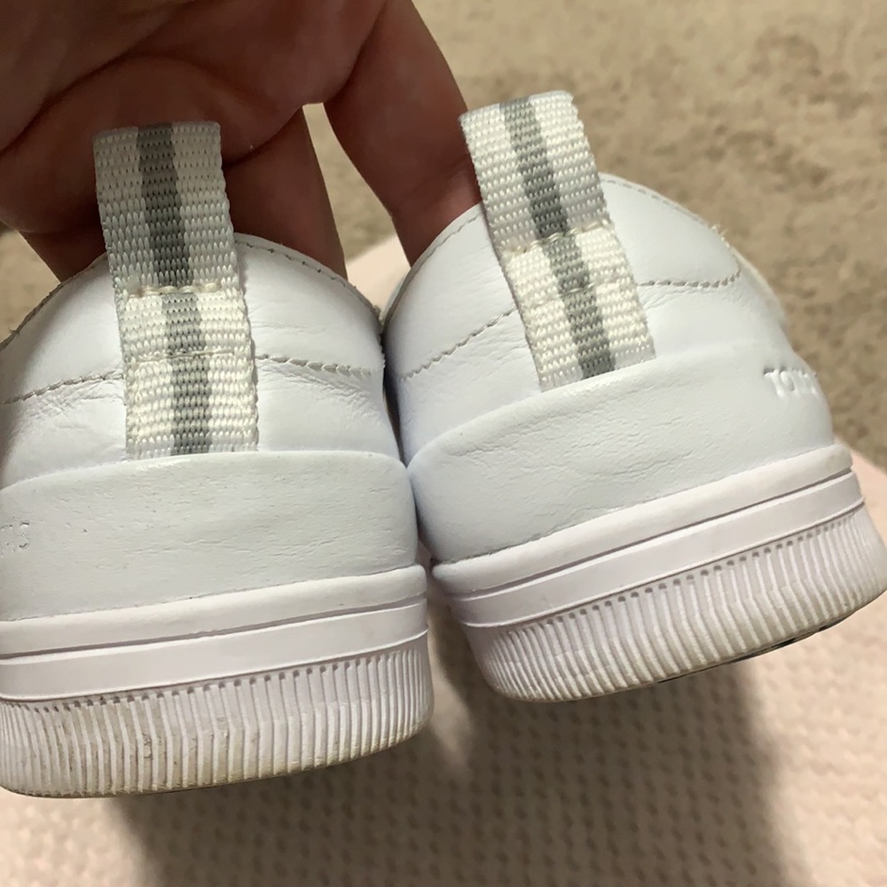 Tom’s white leather ultra light sneakers MAKE OFFER. DONATING THIS WEEK!